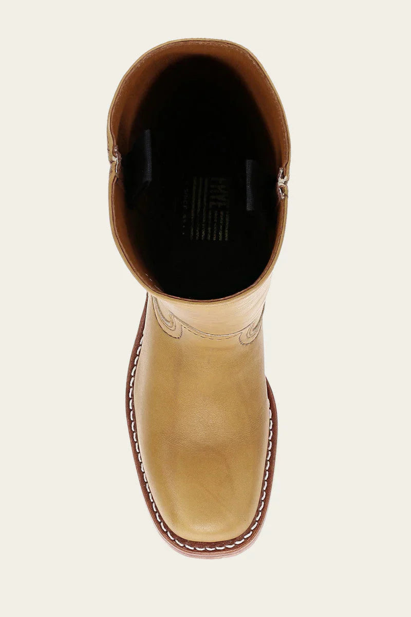 Hochwertiger Cowboy-Stiefel aus Leder in Beige, robuste Sohle, ideal für Western-Mode. Perfekt für Outdoor-Aktivitäten und modische Akzente.