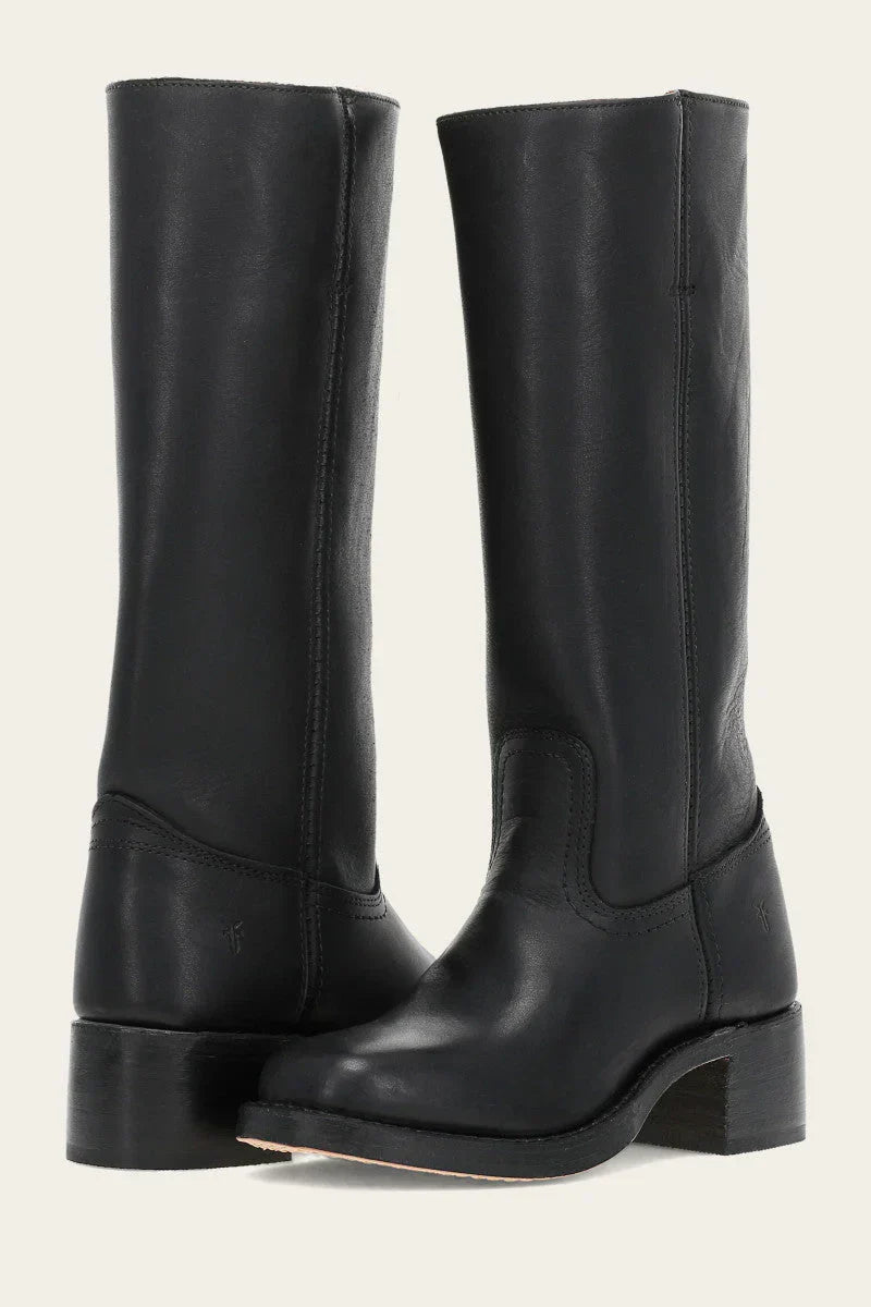 Schwarze Lederstiefel, kniehoch, mit Blockabsatz. Perfekt für Herbstmode, Damenstiefel, elegantes Design, hochwertiges Material.