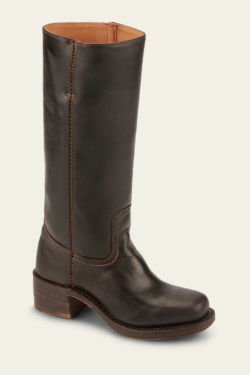 Brauner Lederstiefel mit Blockabsatz, ideal für Herbstmode. Hochwertiges Design, langlebig und stilvoll. Perfekt für Damenmode und Outdoor-Aktivitäten.