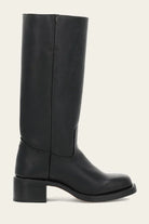 Schwarzer Lederstiefel mit Blockabsatz, knöchelhoch, ideal für Herbstmode. Robustes Design, perfekt für stilvolle und bequeme Outfits.