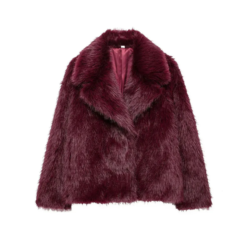 Bordeauxrote Kunstpelzjacke, Damenmode, luxuriös, warm, stilvoll, Winterbekleidung.