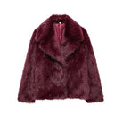 Bordeauxrote Kunstpelzjacke, Damenmode, luxuriös, warm, stilvoll, Winterbekleidung.