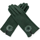 Dunkelgrüne Damenhandschuhe mit Kunstfell-Pompons, elegant und warm, ideal für Wintermode. Perfekt für stilvolle, kalte Tage.