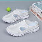 Weiße Sportschuhe mit Mesh-Oberfläche, rutschfeste Sohle, ideal für Fitness und Freizeit. Bequeme, atmungsaktive Sneaker für Damen und Herren.