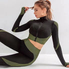 Dreiteiliges Sportset für Damen in Schwarz-Grün, atmungsaktiv und elastisch, ideal für Fitness und Yoga. Sportbekleidung, Damenmode, Activewear.