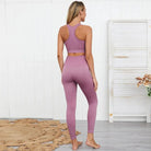 Damen Sportset in Lila, bestehend aus Leggings und Sport-BH, ideal für Yoga und Fitness. Bequem, atmungsaktiv, klassischer Schnitt.