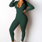Enges grünes Sweatshirt-Set für Damen, langärmelig, figurbetont, ideal für Sport und Freizeit. Trendige Mode, bequem und stilvoll.