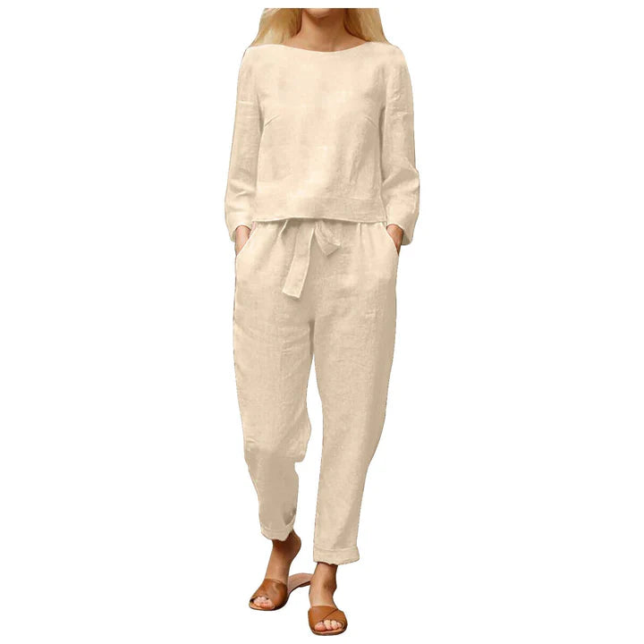 Zweiteiliges Leinen-Ensemble für Damen, beige, bequem und stilvoll. Perfekt für Freizeit und Sommer. Hochwertige Mode, lässiger Look.