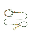Grüne handgestrickte Hundeleine mit Halsband, robustes Seil, ideal für Hundetraining.