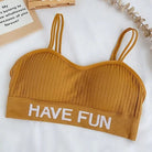 Gerippter Sport-BH in Orange mit doppelten Trägern und "HAVE FUN"-Aufdruck. Perfekt für Fitness, Yoga und Freizeit. Hochwertige Sportbekleidung.