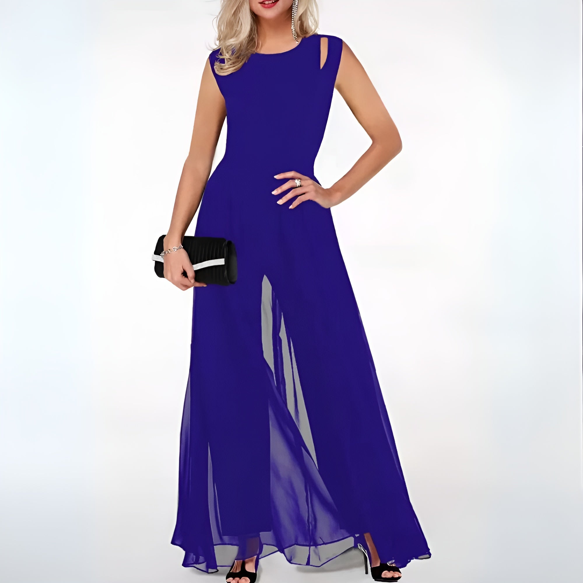 Frau in elegantem, blauem Abendkleid mit Clutch und Absätzen, Mode, Damenbekleidung.