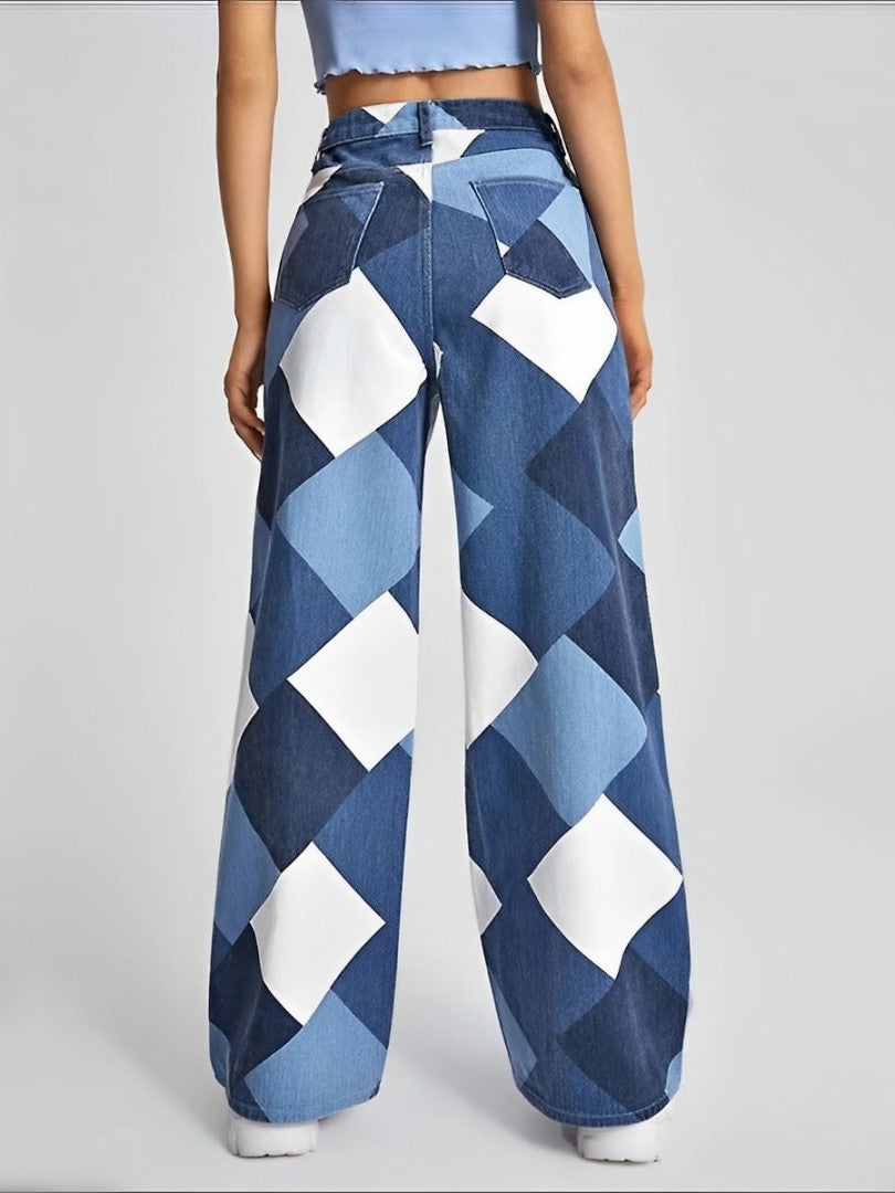 Damenhose mit blau-weißem Karomuster, weites Bein, modisches Design, ideal für trendige Outfits, hochwertige Denim-Qualität.