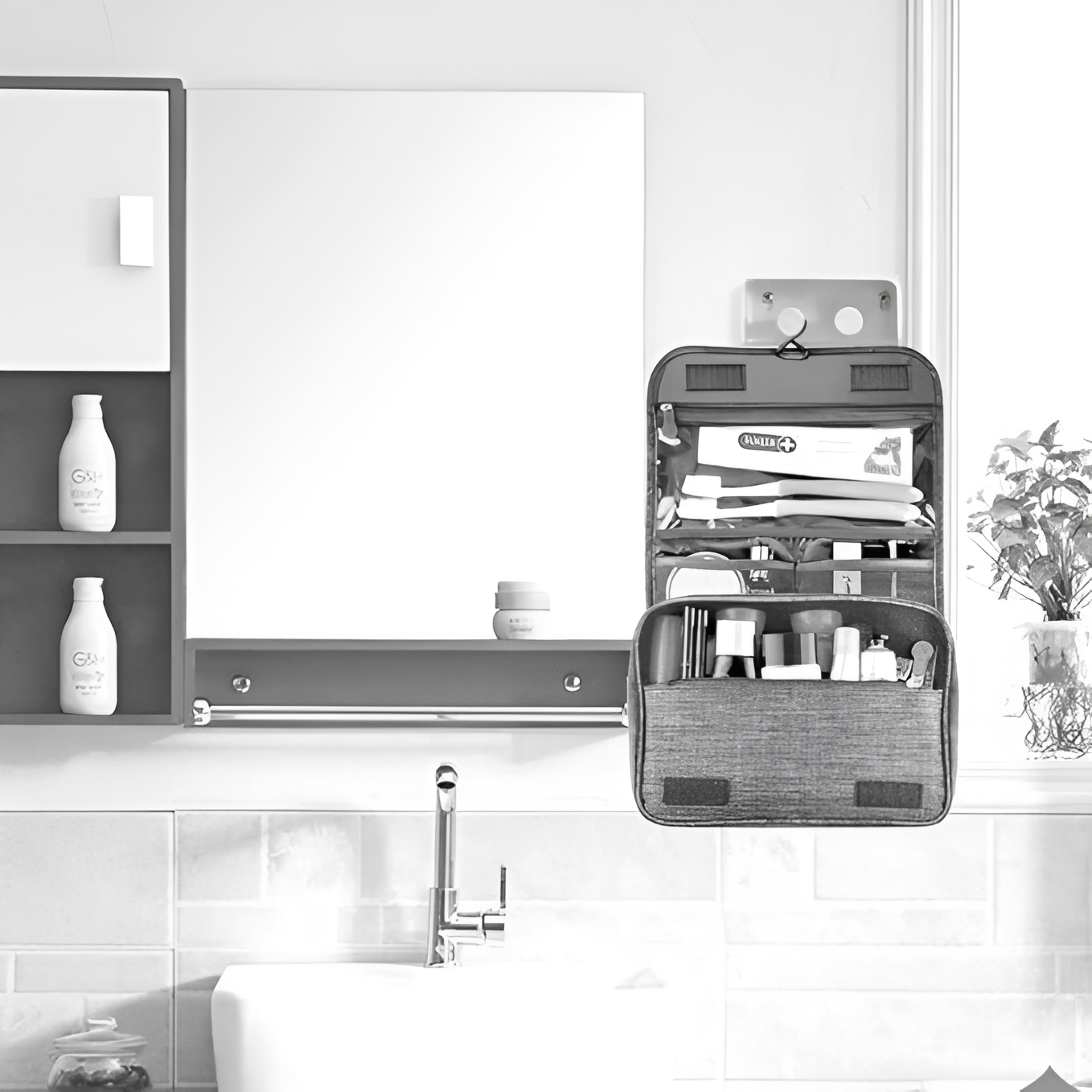 Hängender Kulturbeutel grau, Badezimmer-Organizer, Reiseaccessoire, platzsparend, wasserdicht.