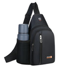 Schwarze Umhängetasche mit Flaschenhalter, sportlich, wasserdicht, ideal für Outdoor-Aktivitäten.