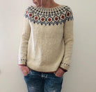 Einzigartiger Pullover mit nordischem Muster, handgestrickt, beige mit bunten Details, ideal für Herbstmode und gemütliche Wintertage.