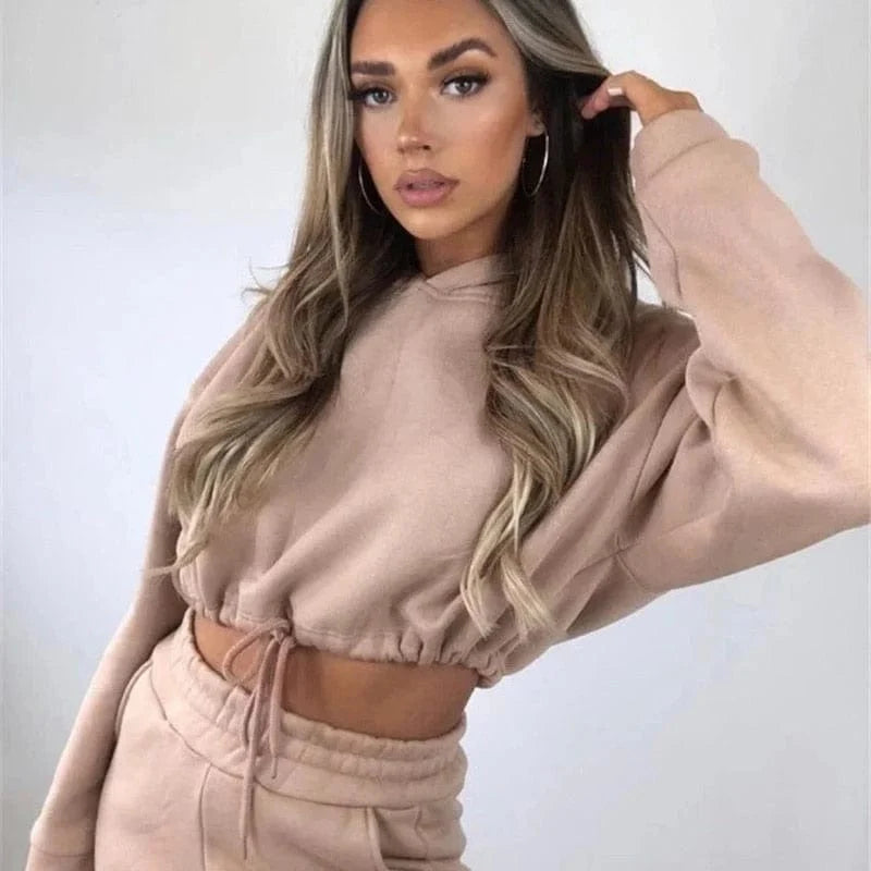Beiger Trainingsanzug Damen, lässiges kurzes Sweatshirt, modisch, bequem, ideal für Freizeit und Sport, trendige Streetwear.