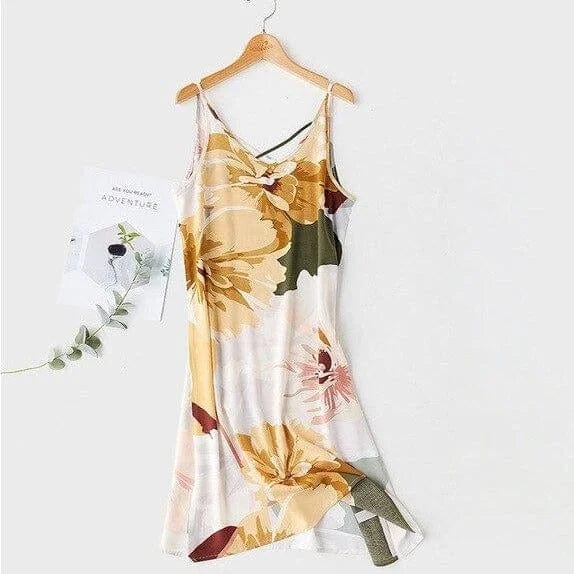 Nachthemd mit pastellfarbenem Blumenmuster, gelb und grün, aus leichter Baumwolle. Perfekt für Damenmode, Nachtwäsche, bequem und stilvoll.