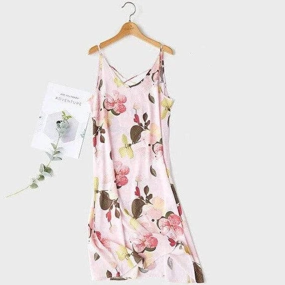 Rosa Nachthemd mit Pastellmuster, florales Design, Spaghettiträger, weicher Stoff, ideal für Damenmode, bequem und stilvoll.