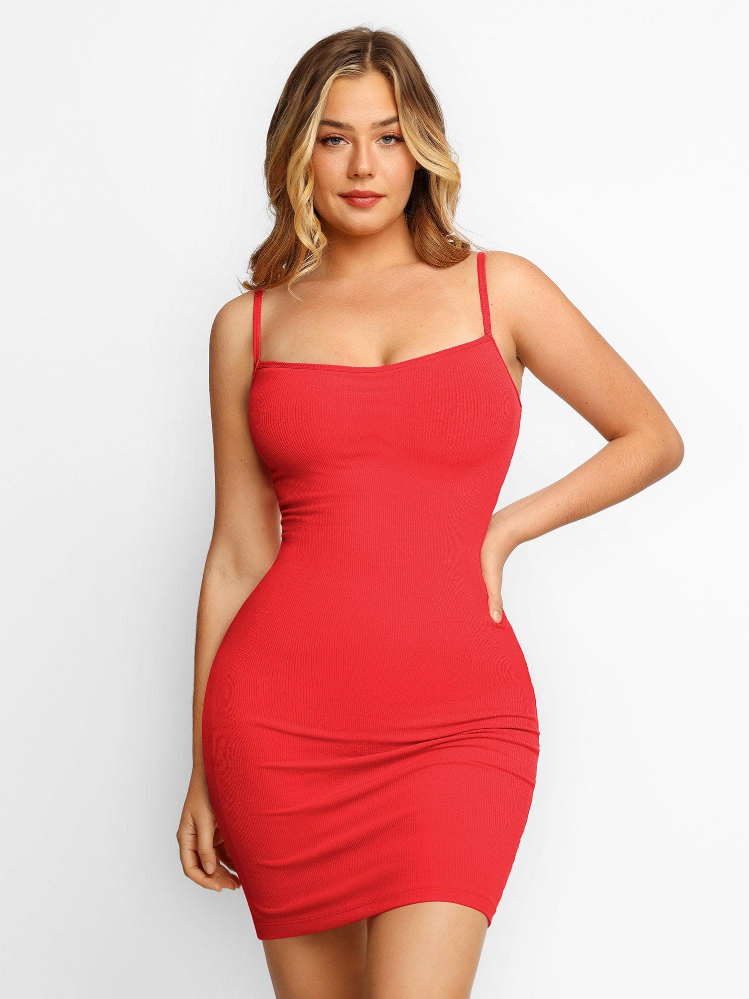 Rotes Shapewear-Kleid mit integrierter Formgebung, Mini-Lounge-Design, figurbetont, verstellbare Träger, ideal für elegante Anlässe und Alltag.