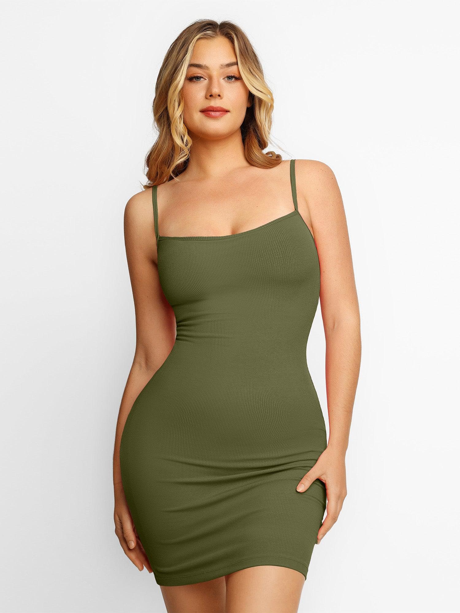 Grünes Shapewear-Kleid mit integriertem Body, figurbetont, Mini-Länge, Spaghettiträger, ideal für Lounge und Alltag, bequem und stilvoll.