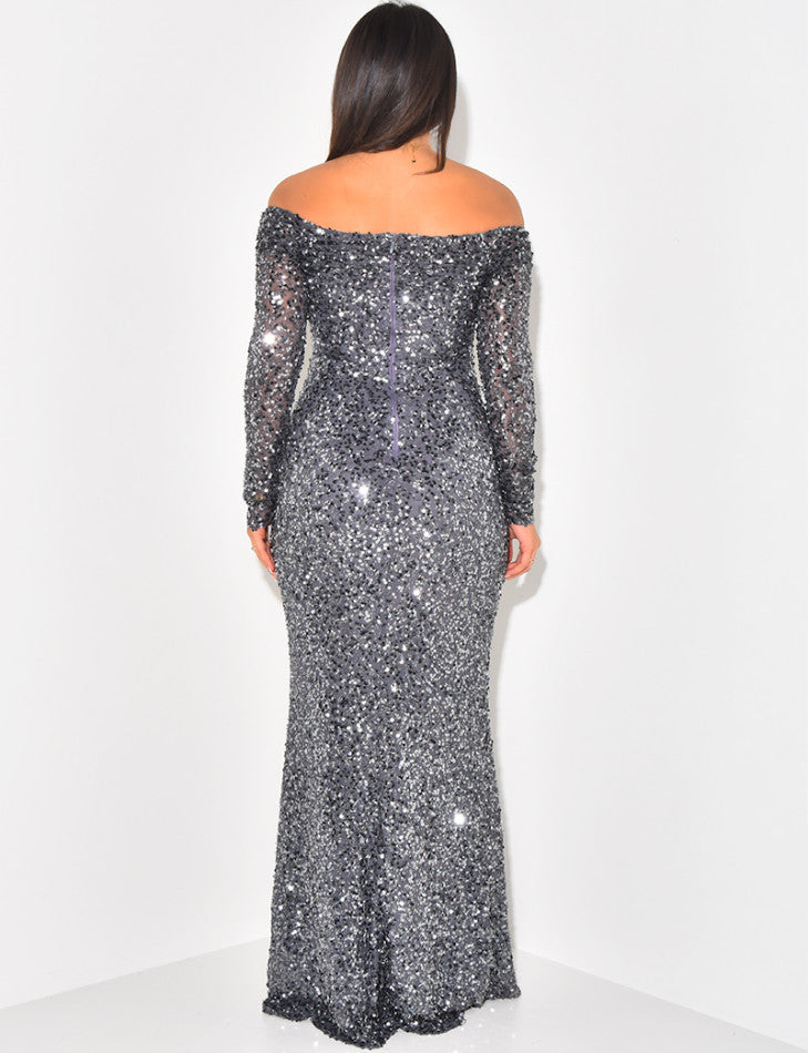 Paillettenbesetztes, schulterfreies Abendkleid in Silber, figurbetont und elegant, ideal für festliche Anlässe und glamouröse Events.