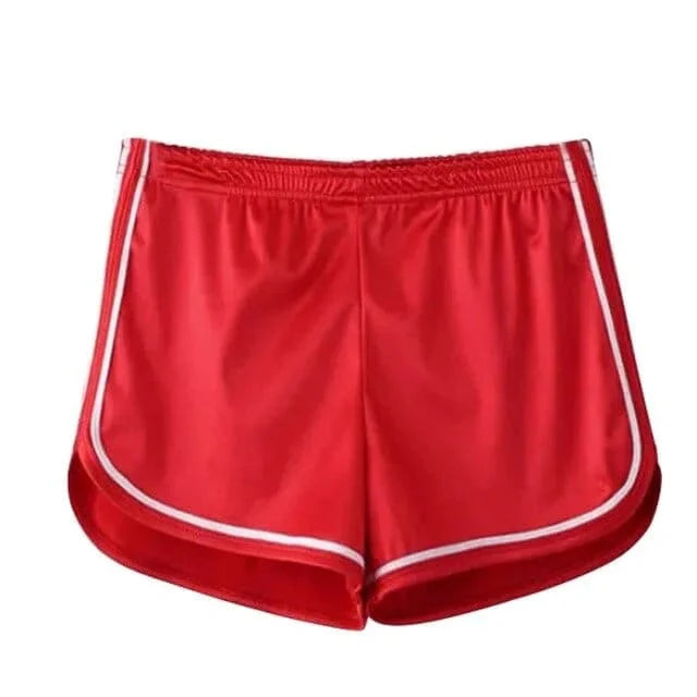 Rote schimmernde Sportshorts für Damen, ideal für Fitness und Laufen. Elastischer Bund, atmungsaktives Material, modisches Design.