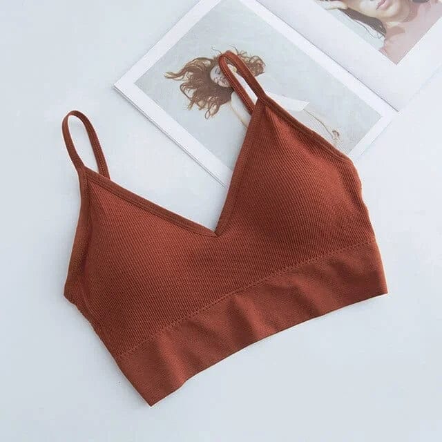 Roter Sport-BH mit dünnen Trägern, nahtlos und bequem. Ideal für Fitness und Yoga. Hochwertige Materialien, modisches Design.