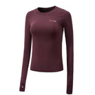 Sportliches Damen-Top in Rotweinfarbe mit Daumenausschnitt, langärmelig, ideal für Fitness und Freizeit. Hochwertiges Material, figurbetont.