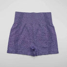 Damen Sportshorts mit hoher Taille in Lila, nahtloses Design, atmungsaktiv, ideal für Fitness und Yoga. Bequeme Passform, elastisches Material.
