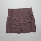 Braune Sportshorts mit hoher Taille, nahtloses Design, atmungsaktiv, ideal für Fitness und Yoga. Damen-Activewear, bequem und stilvoll.