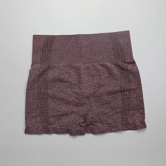 Braune Sportshorts mit hoher Taille, nahtloses Design, atmungsaktiv, ideal für Fitness und Yoga. Damen-Activewear, bequem und stilvoll.