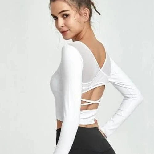 Damen-Sporttop mit offenem Rücken, langärmelig, weiß. Ideal für Yoga und Fitness. Atmungsaktives Material, modisches Design.