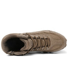 Hochwertiger, brauner Wanderschuh für Outdoor-Abenteuer. Robuste Sohle, atmungsaktives Material, ideal für Trekking und Bergsteigen.