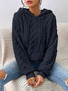 Damen Kapuzenpullover, langärmlig, mit Kordelzug, aus weichem Strickstoff. Perfekt für Herbstmode, lässiger Stil, bequem und warm.