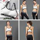 Universell einsetzbarer, atmungsaktiver Sport-BH in Weiß mit schwarzem Schriftzug. Ideal für Fitness, Yoga und Sport. Komfort und Stil vereint.
