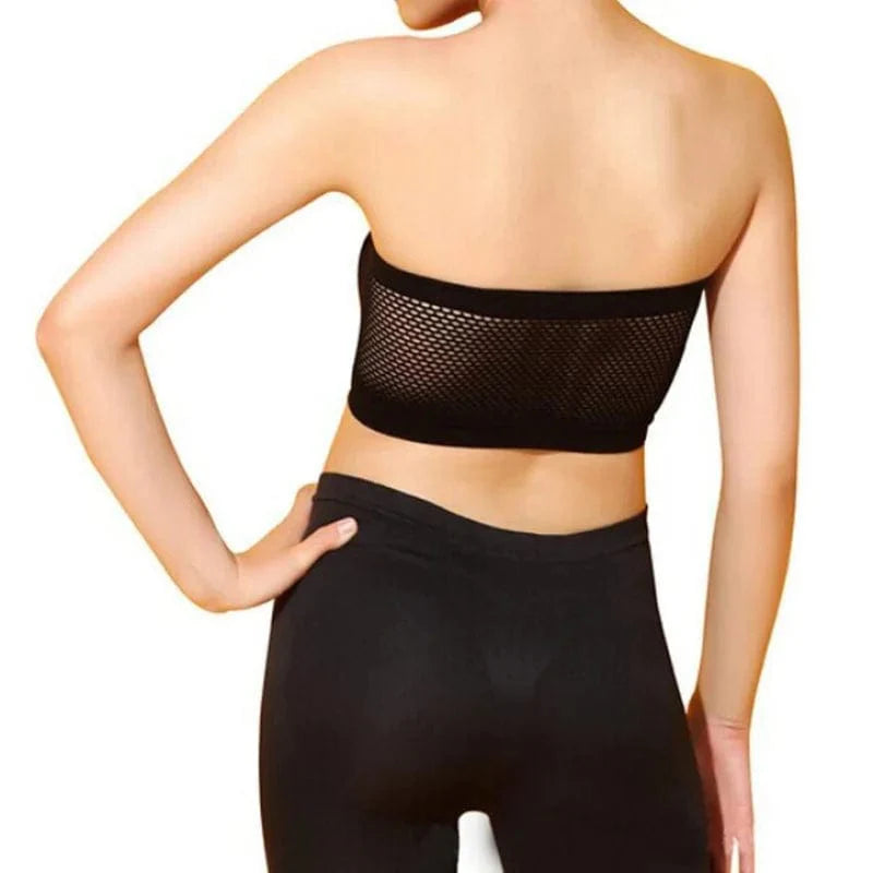 Universeller Sport-Bandeau-BH in Schwarz, nahtlos und atmungsaktiv, ideal für Fitness und Freizeit. Perfekte Passform und hoher Tragekomfort.