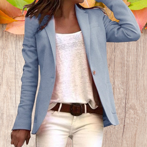 Damenblazer in Hellblau, elegant und modern, ideal für Business und Freizeit. Perfekt kombinierbar mit weißem Top und Jeans.