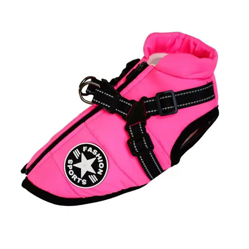 Rosa Hundemantel mit reflektierenden Streifen, verstellbaren Gurten und "Fashion Sports" Logo. Perfekt für kleine Hunde im Winter.