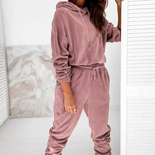 Rosa Velours-Sweatshirt-Set für Damen, gemütlich und modisch, ideal für Freizeit und Sport. Perfekt für stilvolle, bequeme Outfits.
