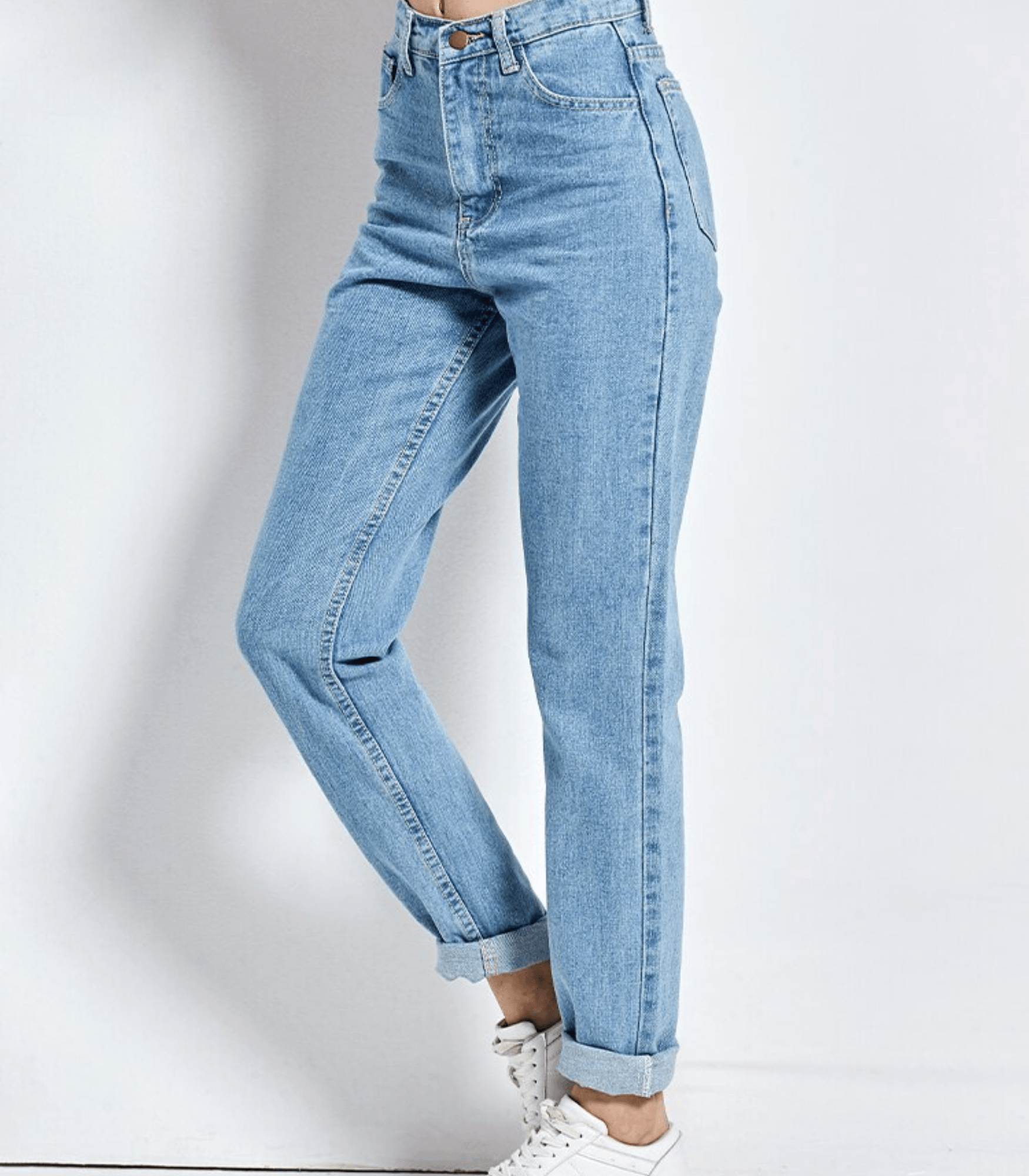 Vintage-Jeans mit hoher Taille, hellblau, Damenmode, lässig, zeitloser Stil, ideal für Alltagsoutfits, kombinierbar mit Sneakers.
