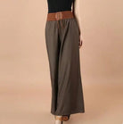 Weite Vintage-Hose mit hoher Taille und Schnürung, ideal für modische Outfits. Perfekt für den New-Berlin-Stil.