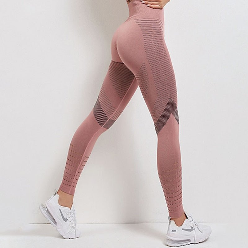 Damen Sportleggings in Rosa, nahtloses Design, ideal für Fitnessstudio und Yoga. Hochwertige Materialien, perfekte Passform, atmungsaktiv.