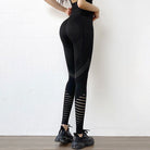 Damen-Workout-Leggings in Schwarz, nahtlos, hoch tailliert, ideal für Fitnessstudio, Yoga, Sport. Atmungsaktiv, figurbetont, modisch.