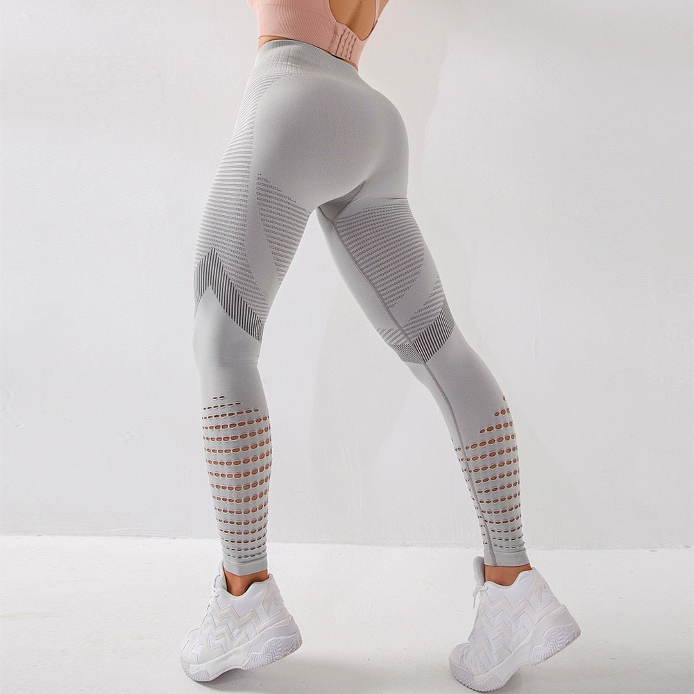 Damen Sportleggings in Grau, nahtlos, ideal für Fitnessstudio und Yoga. Atmungsaktiv, elastisch, figurbetont. Perfekt für Workout und Training.