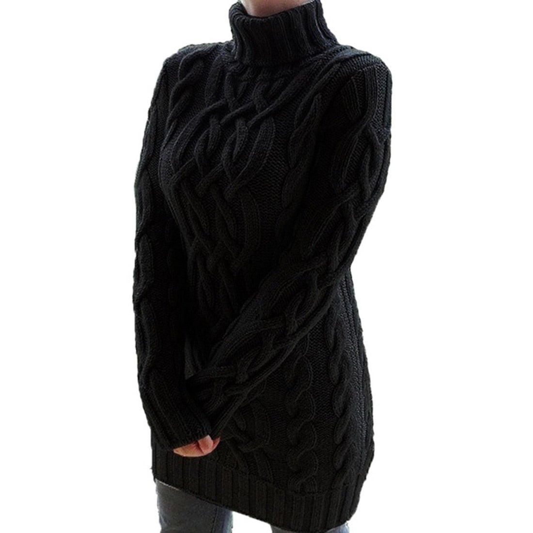 Schwarzes Strickkleid mit Zopfmuster, Rollkragen und langen Ärmeln. Perfekt für Herbstmode, warm und stilvoll. Damenmode, Winterkleidung.