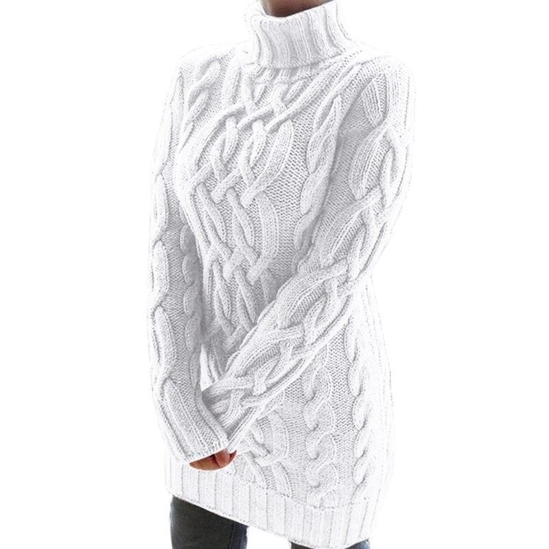 Weißes Strickkleid mit Zopfmuster, Rollkragen und langen Ärmeln. Perfekt für den Winter, stilvoll und warm. Damenmode, Winterkleidung.
