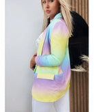 Bunte Damenjacke mit langen Ärmeln, Tie-Dye-Design, modisch und stilvoll. Perfekt für trendige Outfits und farbenfrohe Looks.