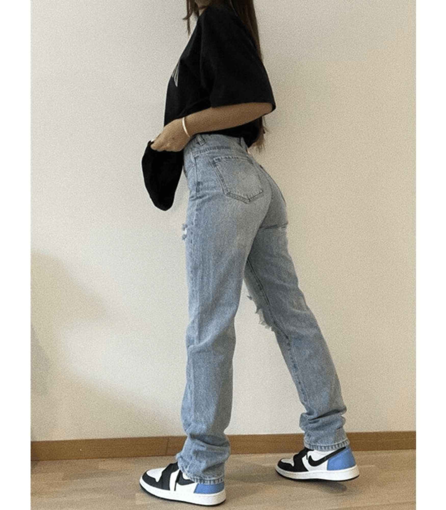 Zerrissene Baggy-Jeans mit hoher Taille, bequem und modisch, ideal für lässige Outfits. Perfekt für trendige Streetwear-Looks.