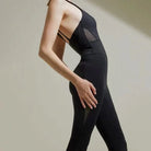 Zweifarbiges, einteiliges Sportoutfit für Damen, ideal für Yoga und Fitness. Atmungsaktives Material, figurbetontes Design, hoher Tragekomfort.